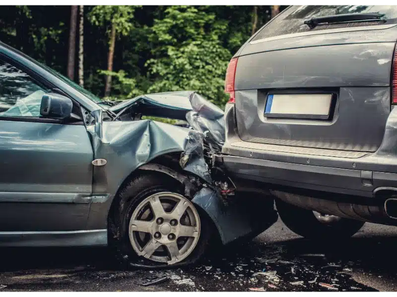 Guía Completa: Baja laboral por latigazo cervical y otros accidentes de tráfico 6 accidente trafico entre varios coches