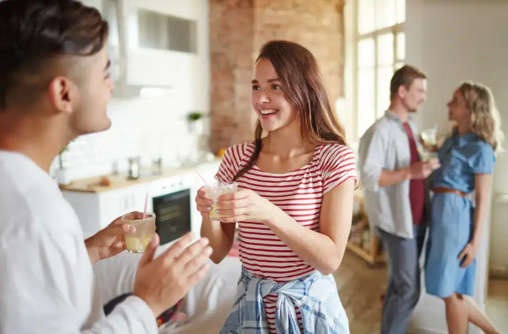 Socializar paso a paso: cómo dejar de lado los nervios 3 Conectar Al Socializar