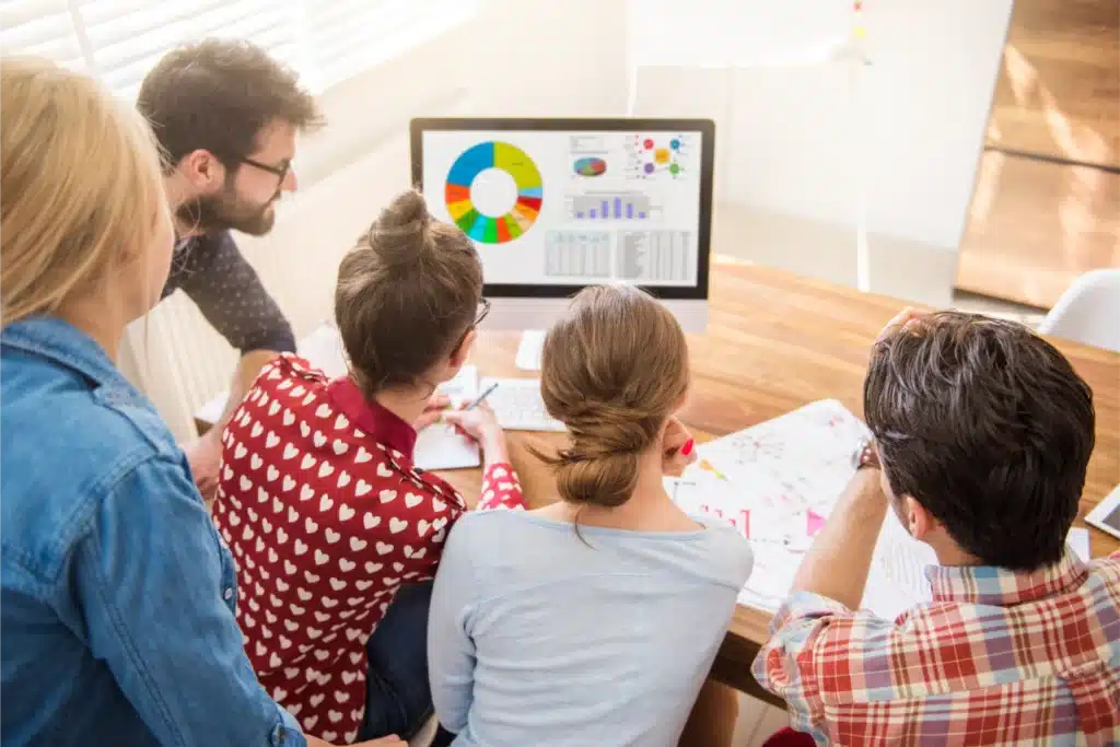 Análisis de mercado: 7 Errores que Llevan a una Empresa a la Quiebra 8 el-análisis-de-la-competencia-y-el-benchmarking