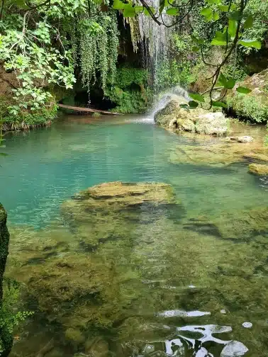 Senderismo Sevilla: mejores rutas y cuidado del medio ambiente 4 hueznar cascada