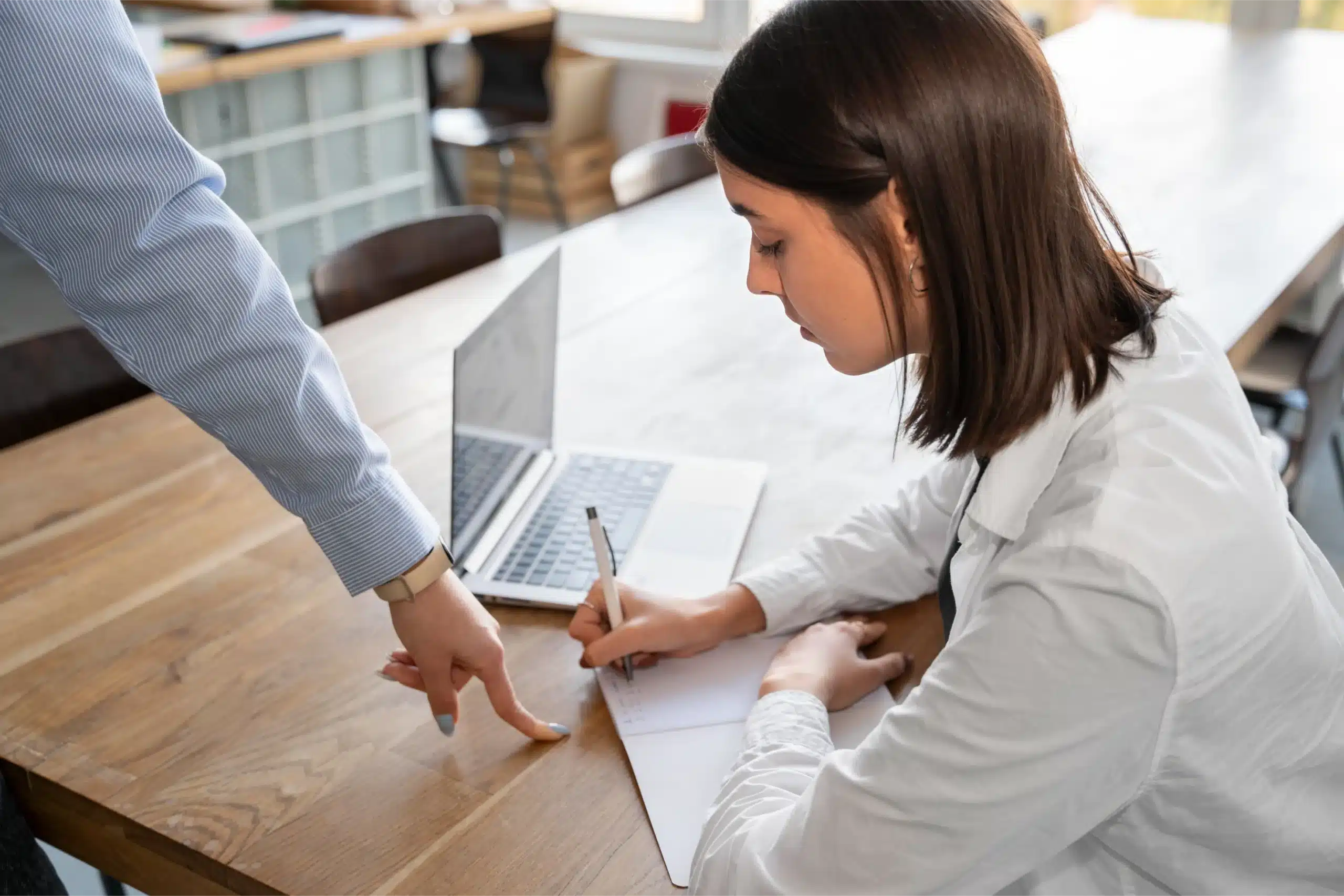 Guía de la secretaria de direccion: funciones, sueldo y cómo escalar puestos. 10 secretaria direccion