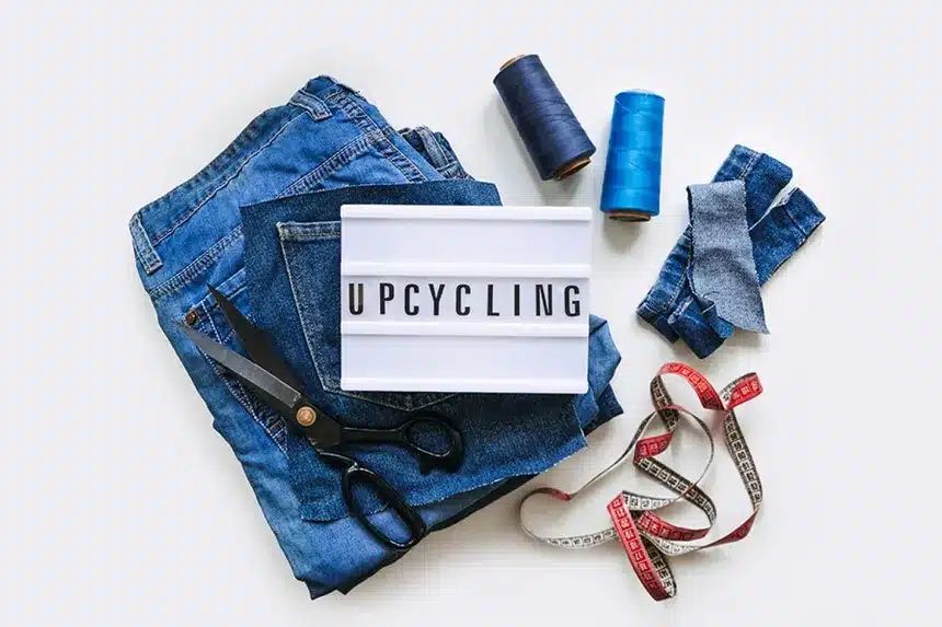 5 modelos de negocio en moda circular para crear una marca rentable 5 Letras upcycling sobre cartel