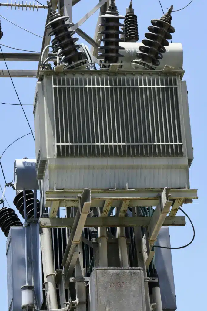 Instalaciones de telecomunicaciones en 2026: tipos, tecnología y futuro 5 Torre electricidad