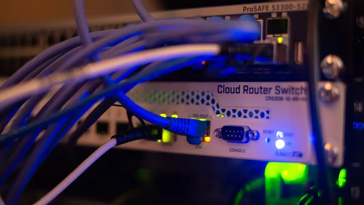 Virtualización: qué es, cómo funciona y sus ventajas para empresas 5 Conexiones Ethernet en equipos de red que soportan infraestructura empresarial